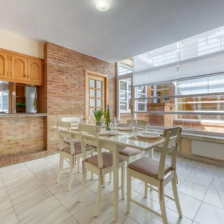 Apartment Great With View Roses